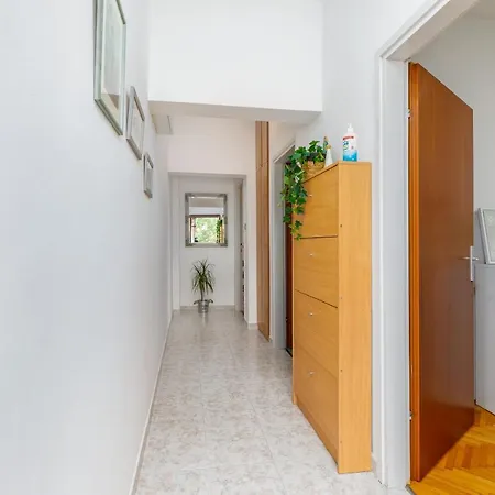 Tesic Apartment *