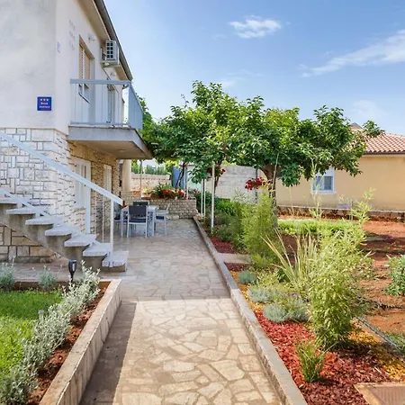 Tesic Apartment