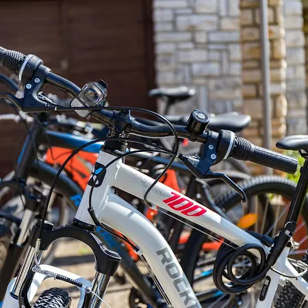 Tesic Close To The Sea With Shared 4xbicycles Apartmán