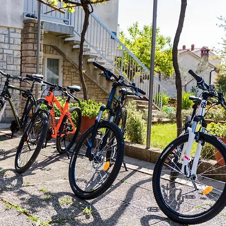 Apartmán Tesic Close To The Sea With Shared 4xbicycles
