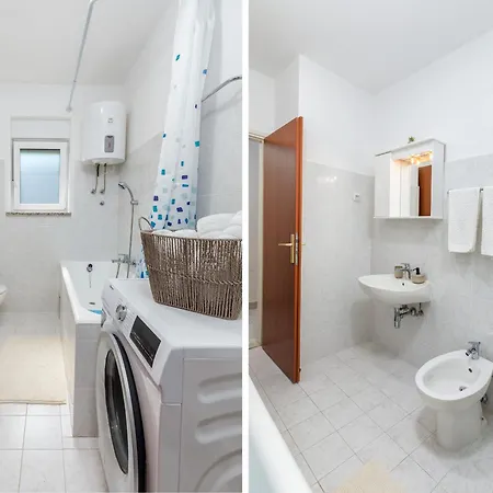 Tesic Close To The Sea With Shared 4xbicycles