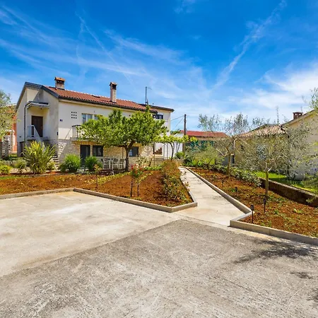 Tesic Close To The Sea With Shared 4xbicycles Apartament
